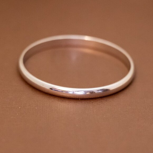 7 inch, Vintage Minimalist Silver Tone Bangle Bracelet by Monet - U27 - Picture 1 of 3